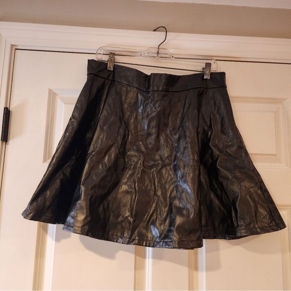 Shein Black pleather skater skirt 0x